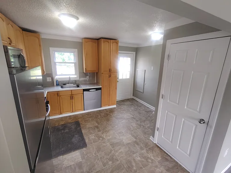 5932 Katherine Ave — Photo 7