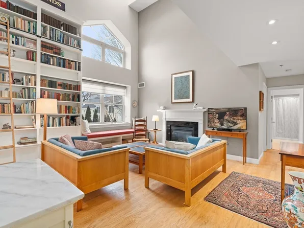 47 Village Ave Unit 203, Dedham, MA 02026