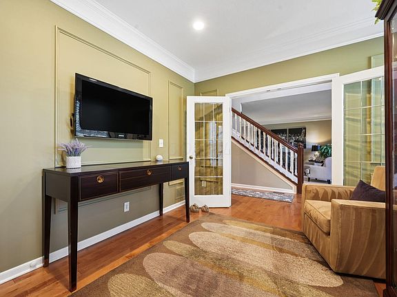 4th image of 38 Timber Oak Ct