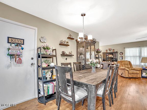 5th image of 341C Canterbury Court
