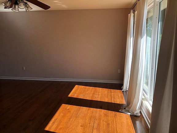 2nd image of 1815 Carrigan Ave