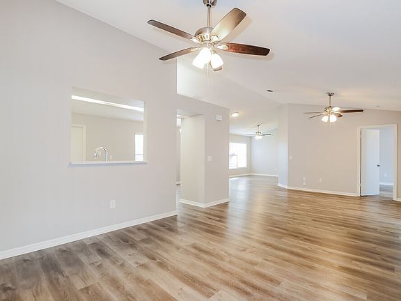 4th image of 3106 Erskine Dr
