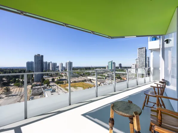 10428 Whalley Blvd #1602, Surrey, BC V3T 5S7