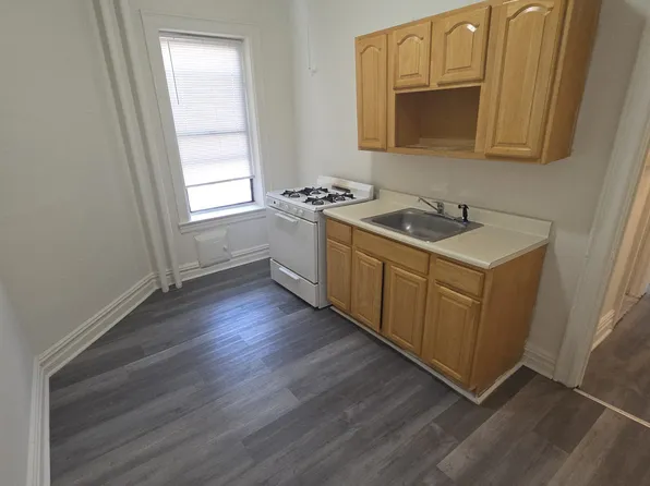 713 Bergen Ave #3, Jersey City, NJ 07306