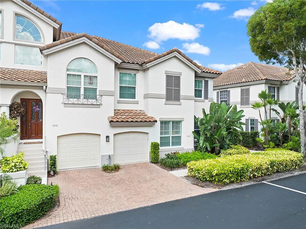 3 bed, 2.5 bath, 2005 sqft, $17,500 — Photo 1