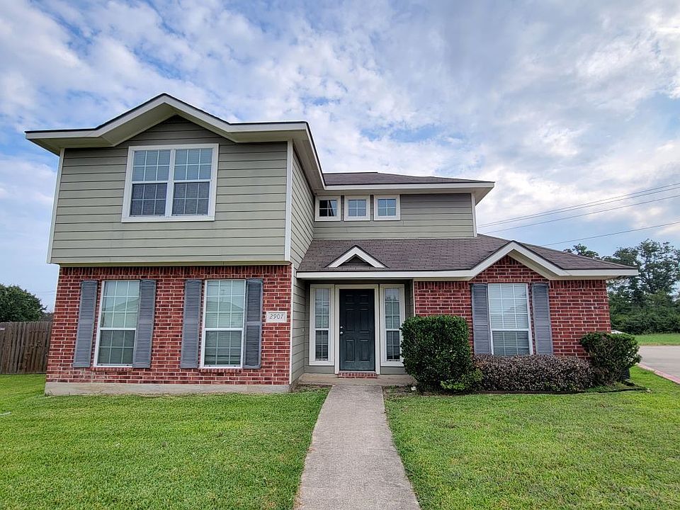 1st image of 2907 McLaren Dr