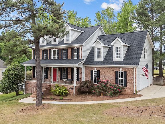 3rd image of 669 Kintyre Dr