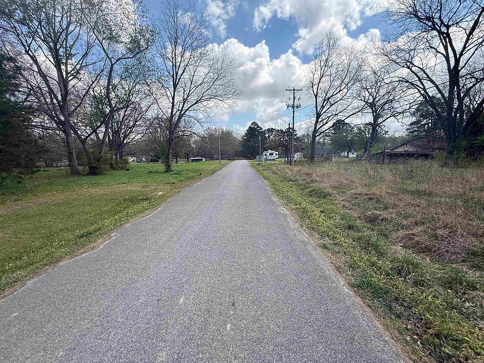 1st image of 104 NE 2nd St