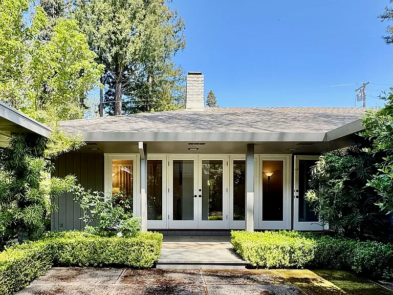 1701 Zinfandel Ln — Photo 2