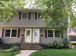 1052 W 3rd St, Dubuque, IA 52001