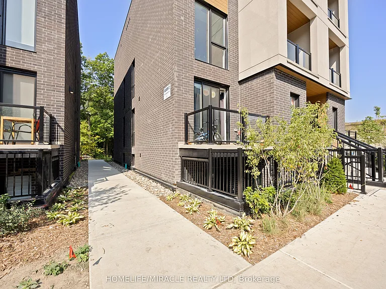 174 Clonmore Dr #9 — Photo 2