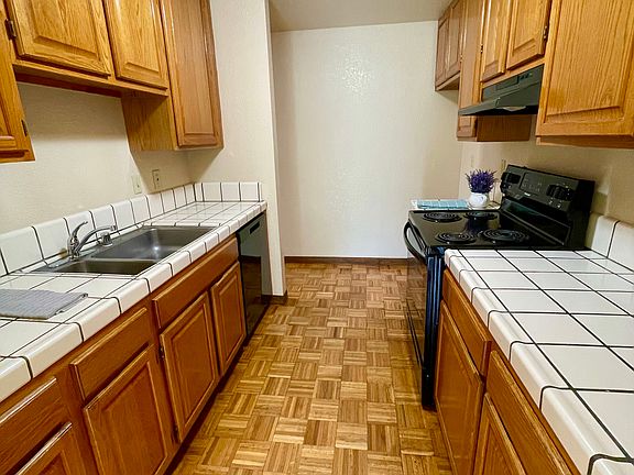 5th image of 3012 Baronian Ct