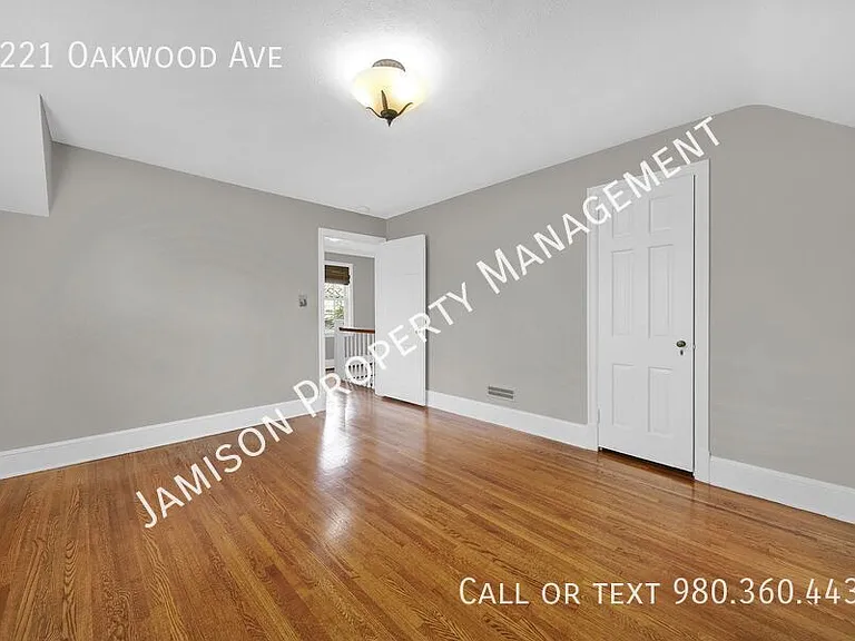 1221 Oakwood Ave — Photo 23