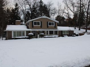 5006 Forest Way, Bloomfield Hills, MI 48302