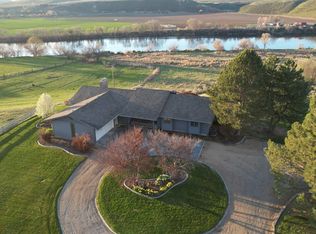 1185 E Cleveland Ave, Glenns Ferry, ID 83623