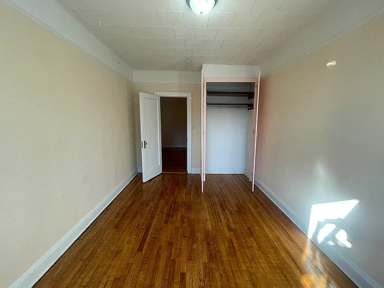 13-21 Jackson Ave #1 — Photo 7