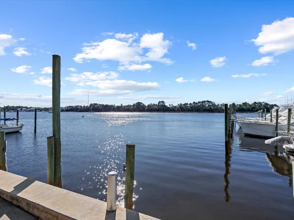 903 NW Avenue A, Carrabelle, FL 32322