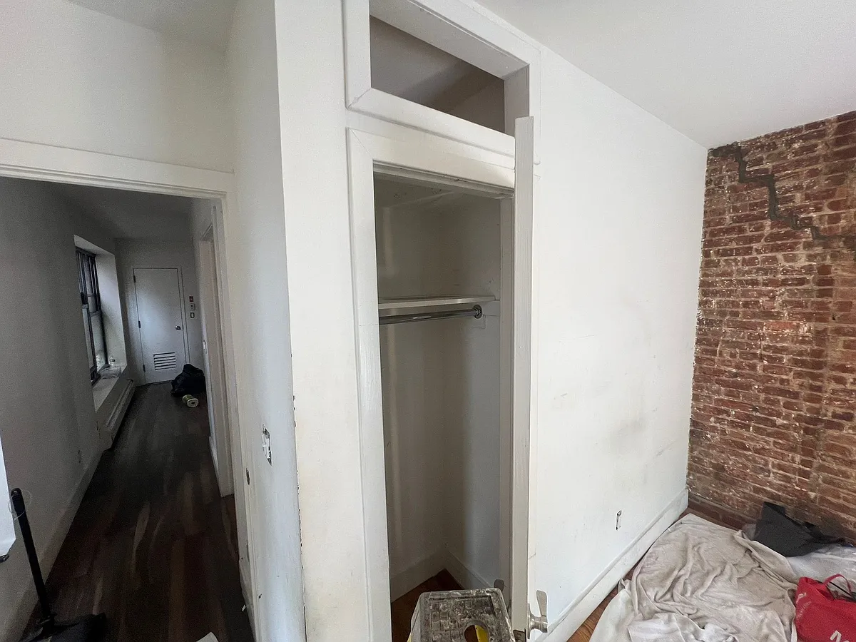 Building Photo - 1019 Southern Blvd #2