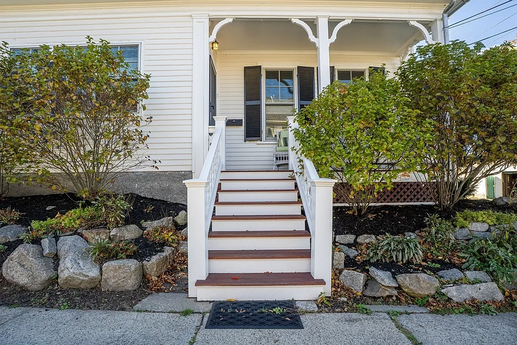 2 bed, 1.0 bath, 900 sqft, $3,200 — Photo 3