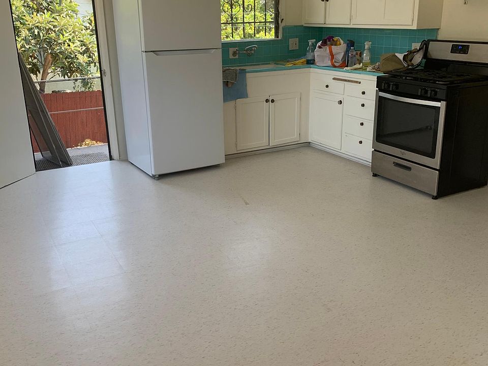 2nd image of 2734 Bellevue Ave #D