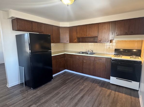 650 W Main St #16