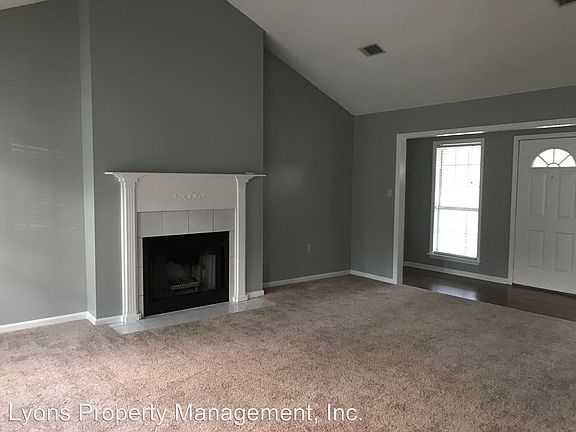 5th image of 3913 Stratford Cir