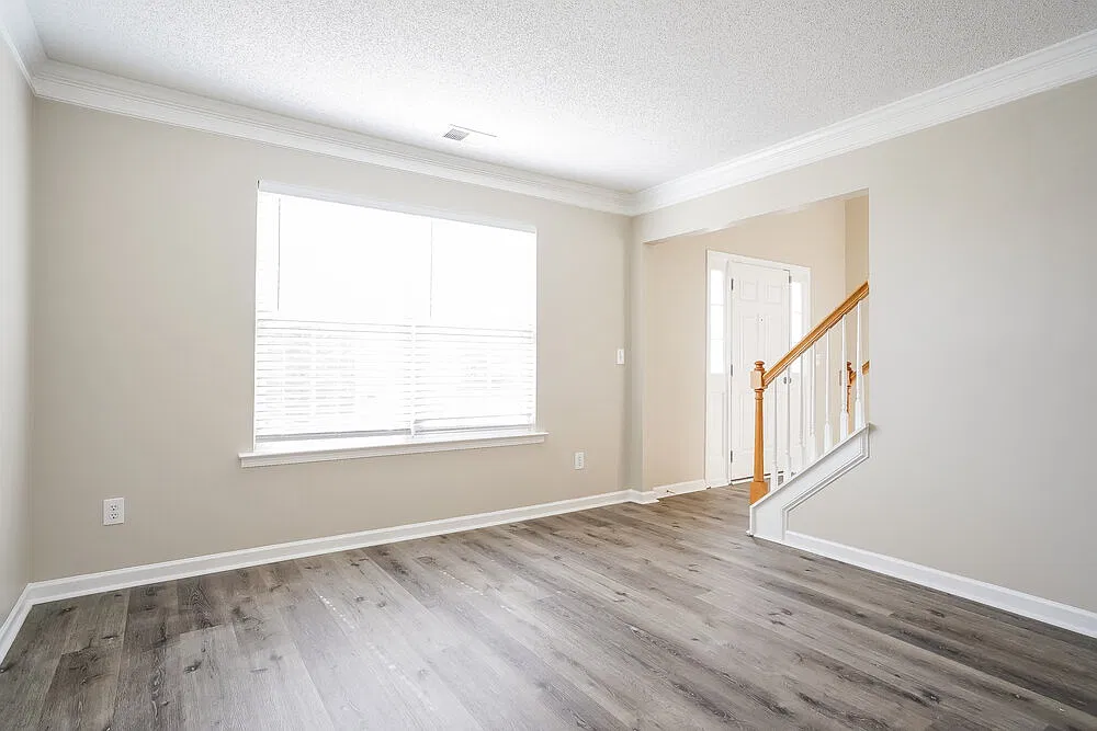 4 bed, 2.5 bath, 2315 sqft, $2,330 — Photo 4