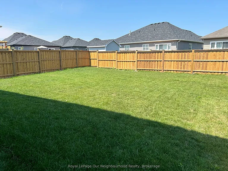 484 Joseph Gale St — Photo 21