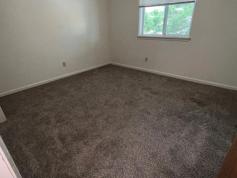 3203 Spring Valley Ln E — Photo 14