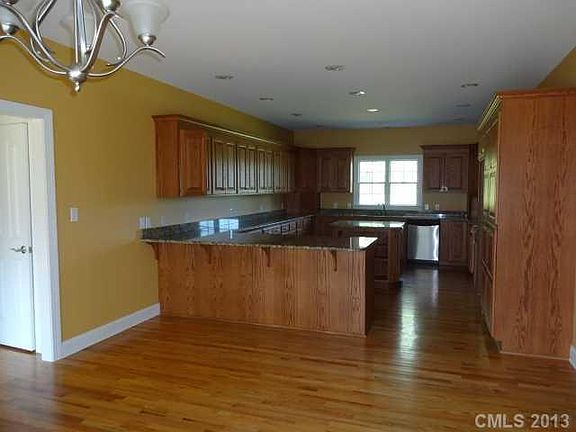 5th image of 199 Winding Brook Way #L23