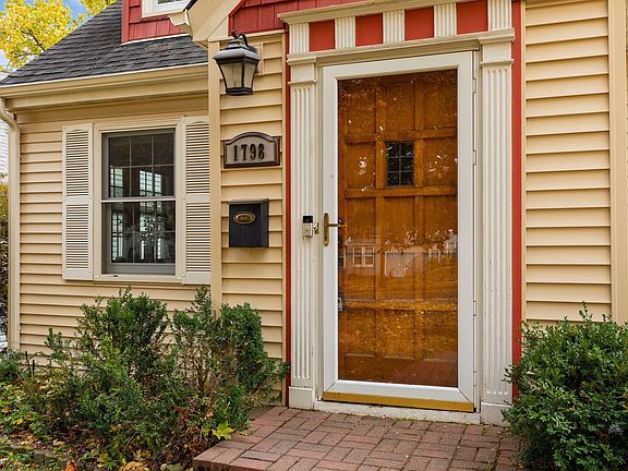 4th image of 1798 Bush Ave E