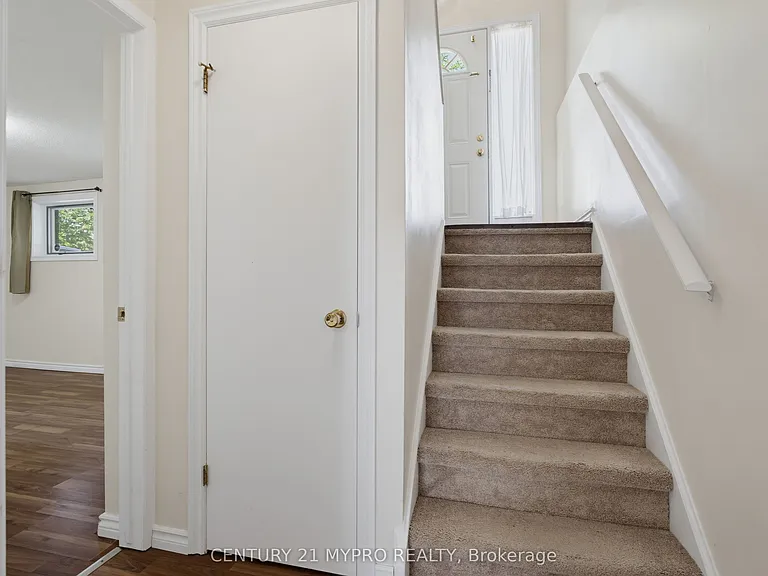 143 Ardsley Cres — Photo 21
