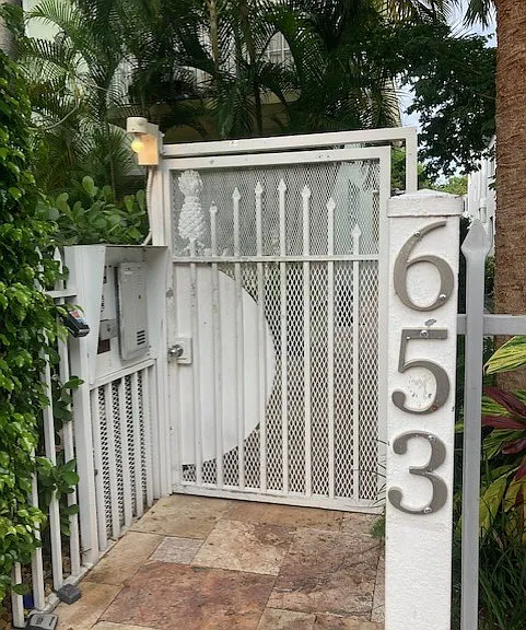 653 Michigan Ave #10 — Photo 1