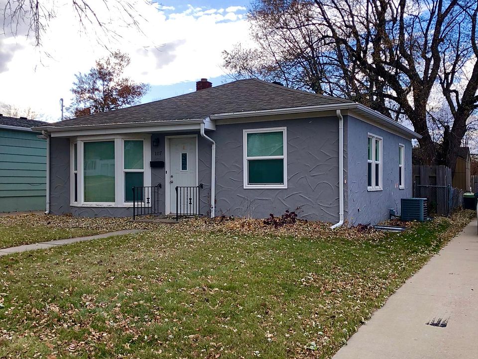 1st image of 1117 S Willow Ave