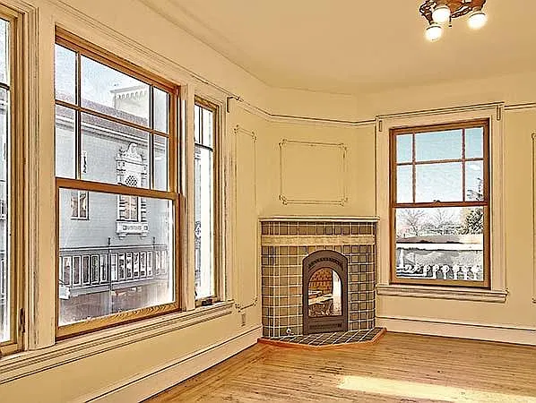 2323 Alameda Ave — Photo 2