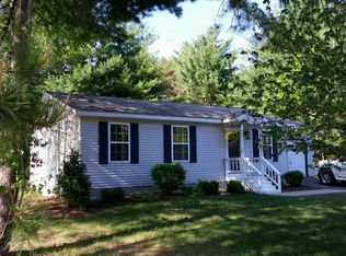 7 Peachtree Ln, Queensbury, NY 12804