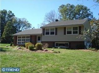 2263 Horseshoe Dr, Pottstown, PA 19464