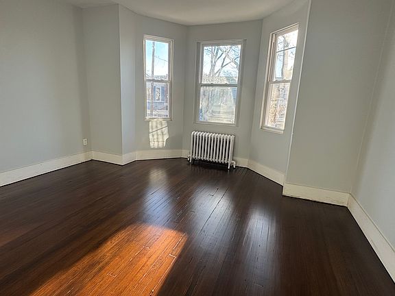 5th image of 4338 N Franklin St