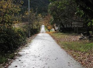 6426 Dark Hollow Rd, Medford, OR 97501