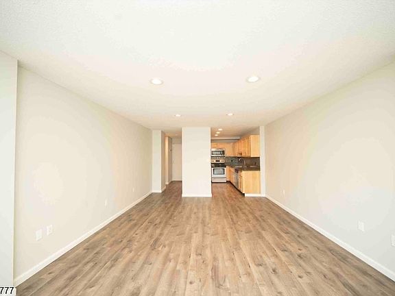 4th image of 115 Polifly Rd APT 5D