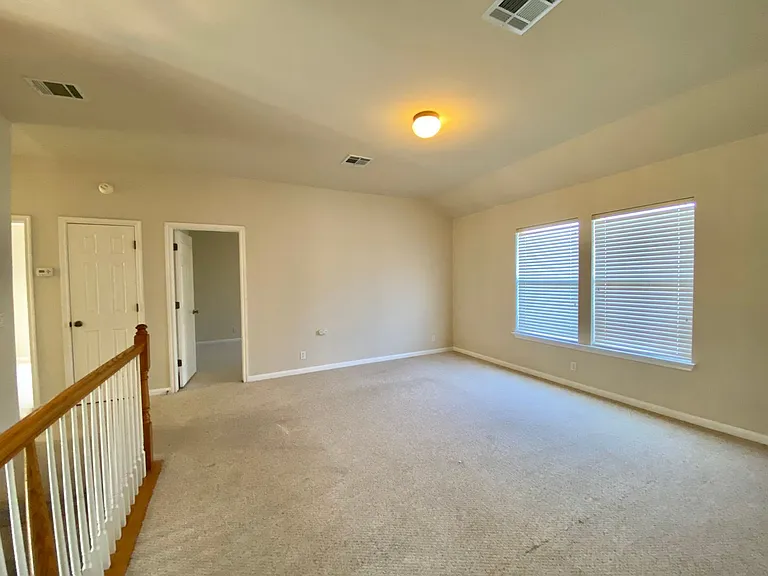 20412 Farm Pond Ln — Photo 12