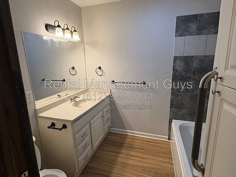 3241 Humboldt Ave N — Photo 5