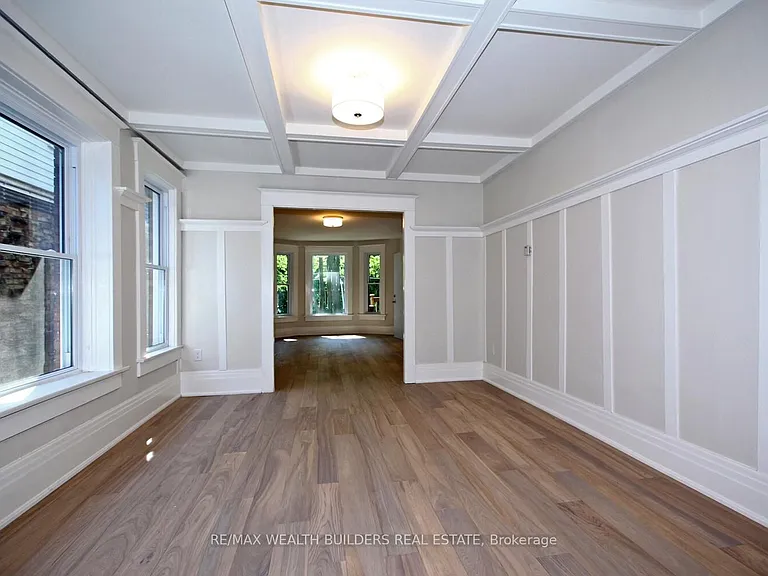 163 Parkside Dr #B — Photo 10