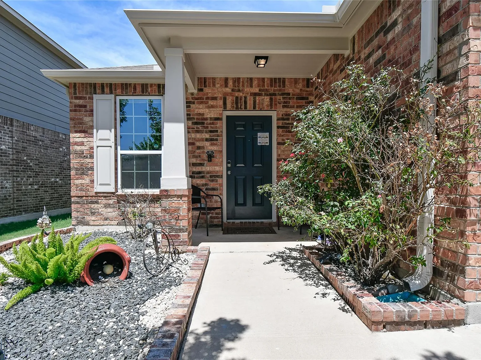 3 bed, 2.0 bath, 1488 sqft, $2,200 — Photo 4