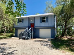 8269 Riverview Rd, Fanning Springs, FL 32693