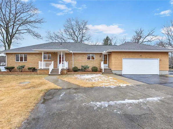 30 Jezierski Lane, Thompson, CT 06277