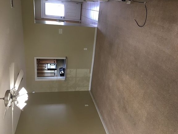 4th image of 2709 Pineview Dr