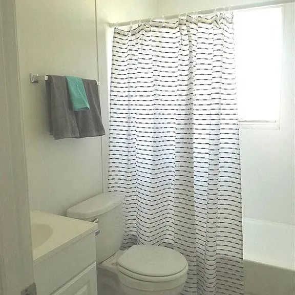 Devonshire Apartments — Photo 28