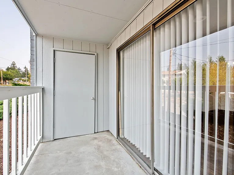 Park Ridge Apartments — Photo 48