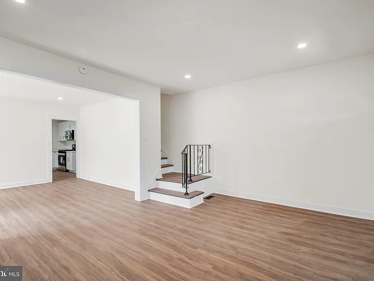 140 S Keswick Ave — Photo 4
